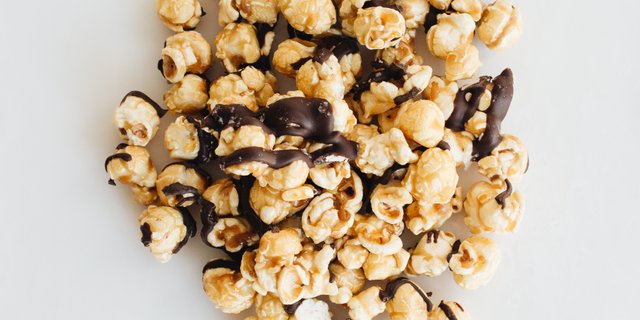 Caramel Popcorn W/ Dark Chocolate