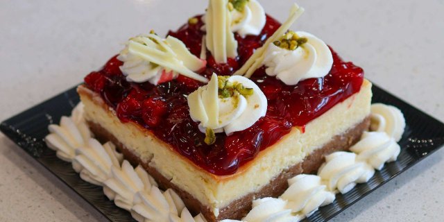 Mini Baklava Cherry Cheesecake