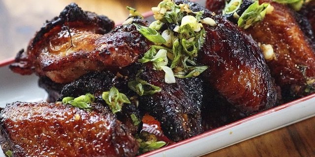 Garlic-Black Pepper Wings