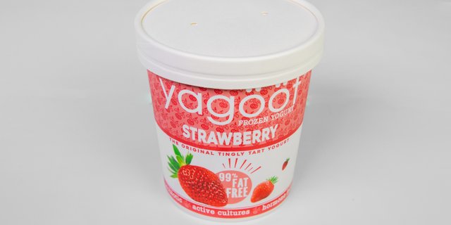Strawberry Yagoot Frozen Yogurt Pint