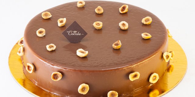 Le Sultan Hazelnut Sheet Cake