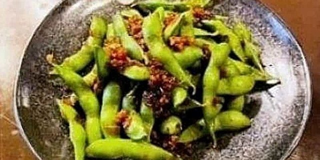 Spicy Garlic Edamame