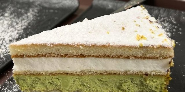 Pistachio Cake
