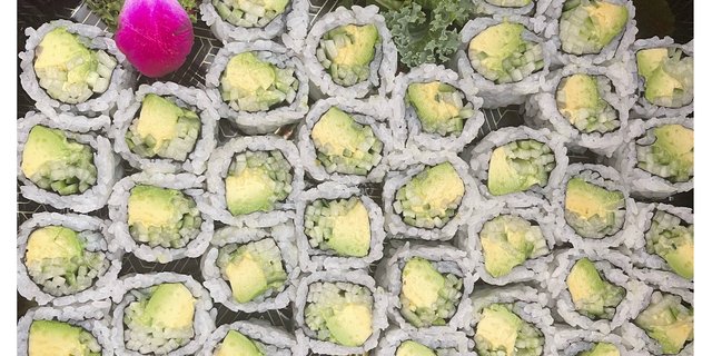 Avocado Cucumber Roll