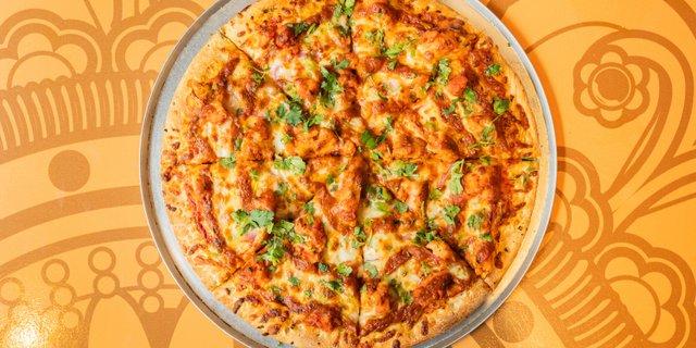 Butter Chicken Pizza