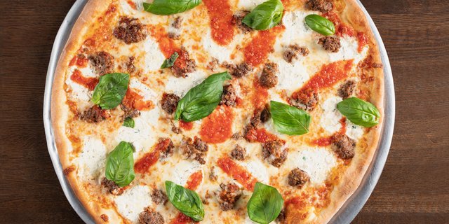 Meatball & Ricotta Pizza