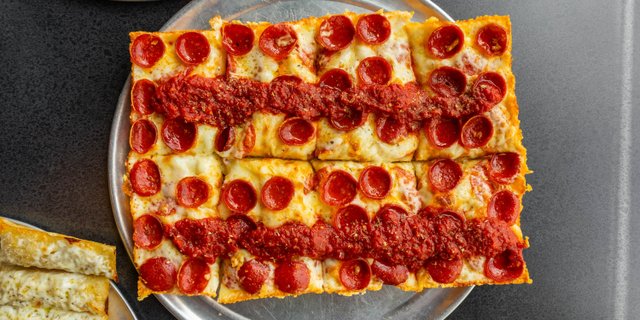 The Detroiter Pizza