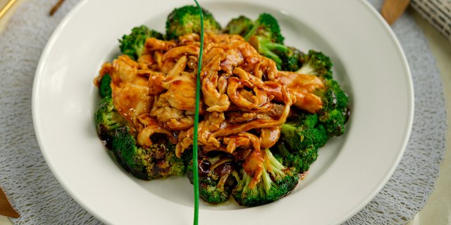 Chicken w/ Broccoli