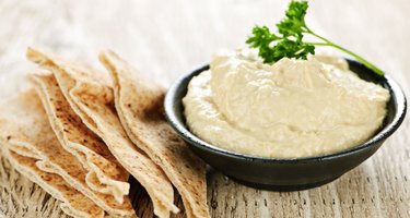 Hummus & Garlic