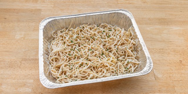 Linguine & Garlic Sauce Party Tray