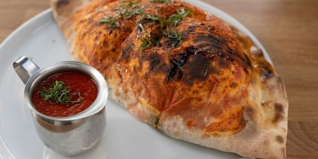 Small Calzone Giorgio