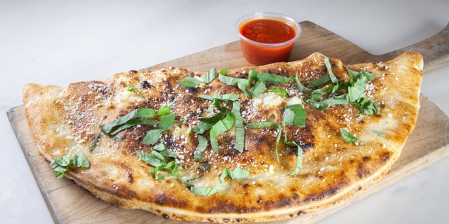 Formaggio Calzone
