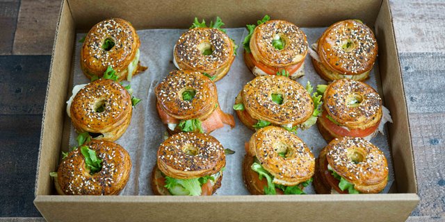 Petit Cro'gel Sandwiches Tray