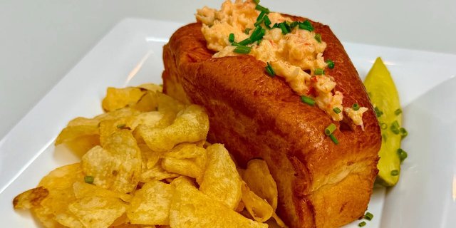 Buffalo Spice Lobster Fusion Roll