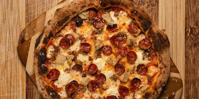 Pig & Chicken Pizza