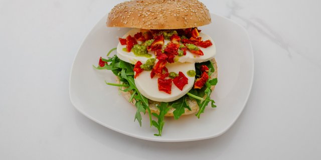 Caprese Bagel