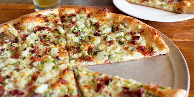 Mashed Potato, Bacon & Scallion Pizza