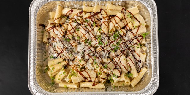 Salad, Chicken Alfredo & Rolls Combo