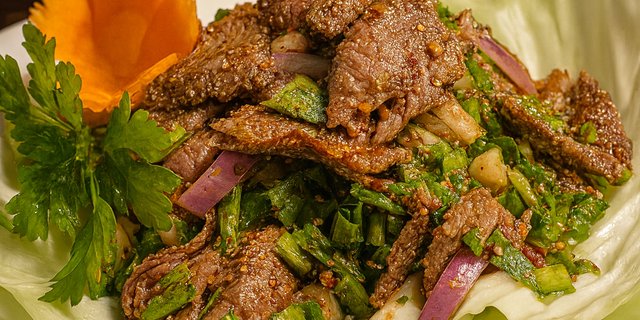 Nam Tok Salad
