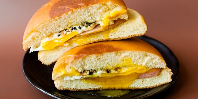 Spam & Egg Bun
