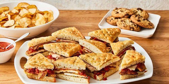 Chicken Parmesan Sandwich Bundle