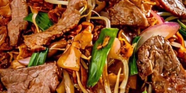 Beef Chow Fun Tray
