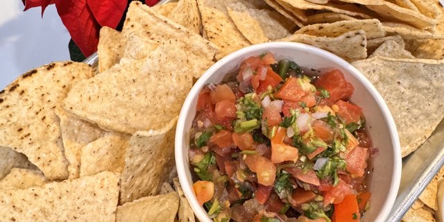 Chips & Pico De Gallo Dip