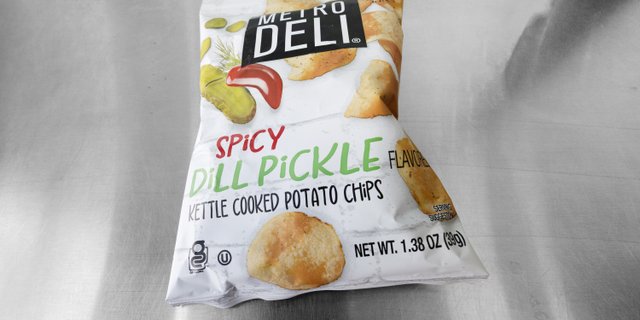 Metro Deli Spicy Dill Pickle Chips