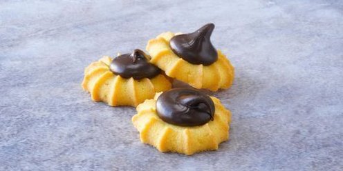 Ricci Chocolate Dot Cookies