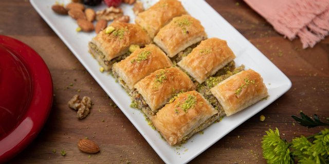 Turkish Baklava Homemade w/ Pistachio (2pcs)