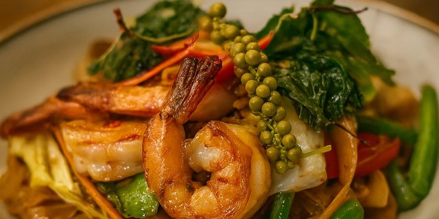 Pad Kee Mao Box (Drunken Noodle)