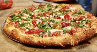 Geno's Pizza & Pub