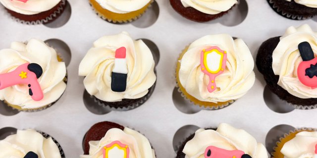 Makeup Cupcake Gift Box