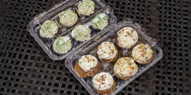 Dozen Cupcakes