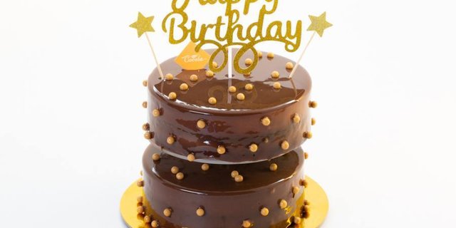 Banana Crunchy Two-Tier Cake