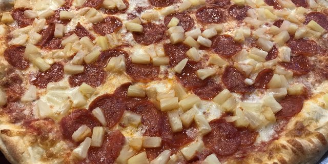 Pepperoni & Pineapple Pizza