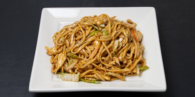 Chicken Lo Mein