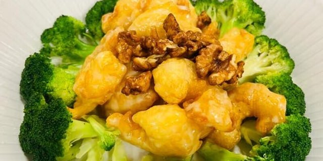 Prawns w/ Walnuts (核桃大虾)