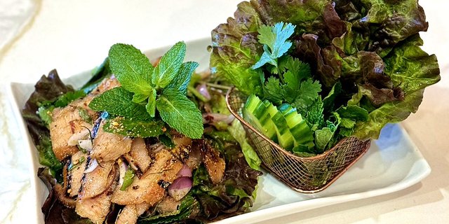 BBQ Pork Jowl Salad