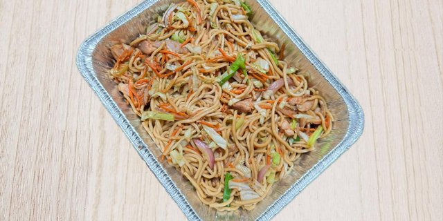 Chicken Chow Mein Party Tray