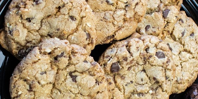 Chocolate Chip-Almond Toffee Cookies