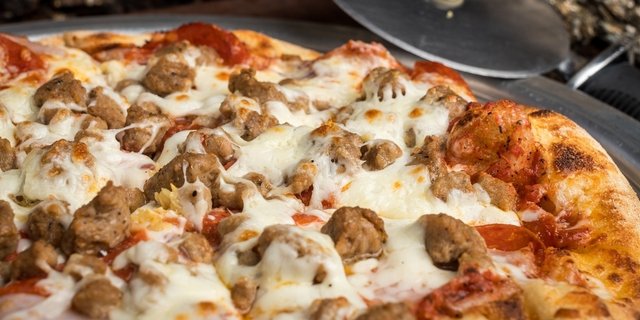 Queens Meat Lovers Pizza