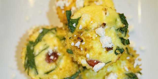 Spinach, Feta & Tomato Egg Muffins