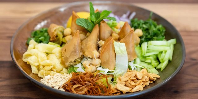 Samosa Salad