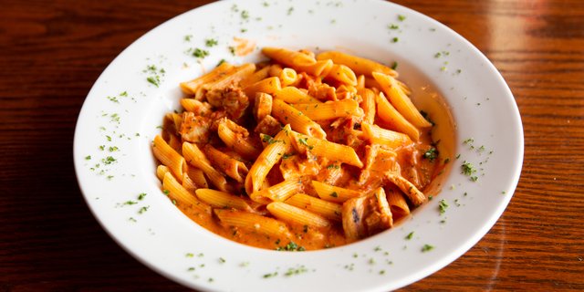 Penne Vodka & Chicken