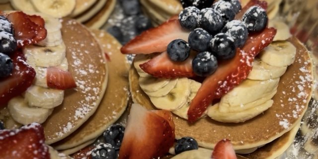 Banana Berries Pancake Tray