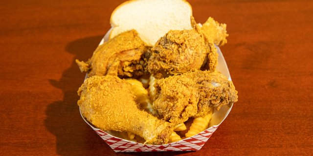 Chicken Leg & Thighs Pan W/ Fries
