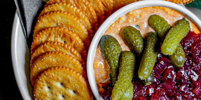 Smoked Pimento Cheese & Crackers