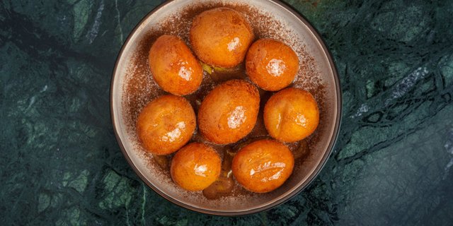 Traditional Loukoumades