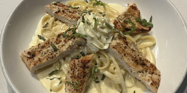 Fettuccine Alfredo